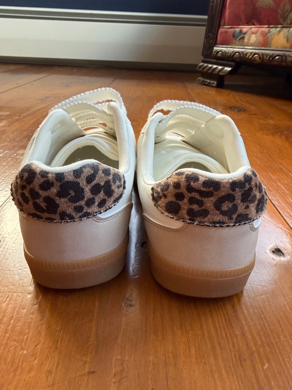 Dolce vita sneakers size 7.5